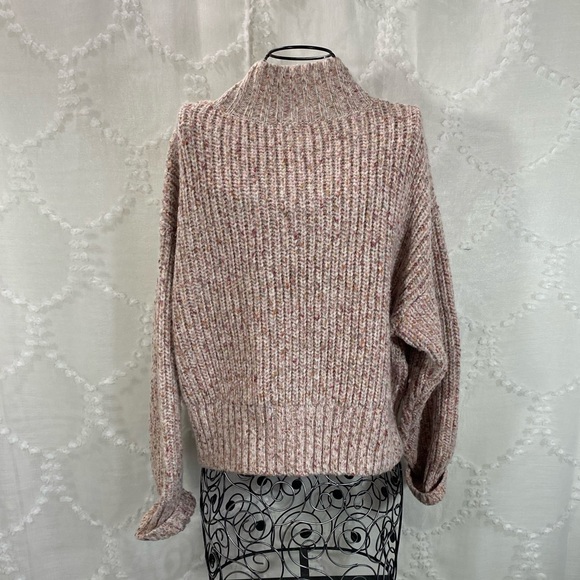 Express knit turtleneck pink sweater size XS - Picture 4 of 10